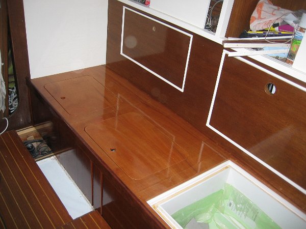 4-langsbank in aanbouw.JPG - De langsbank in aanbouw